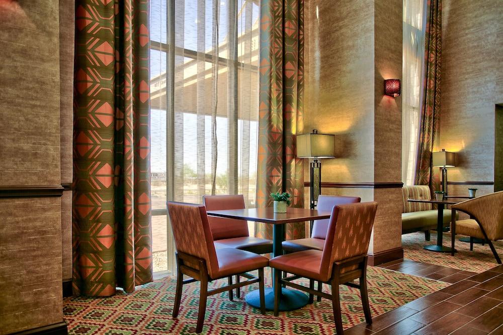 Hampton Inn & Suites Scottsdale At Talking Stick Exterior foto