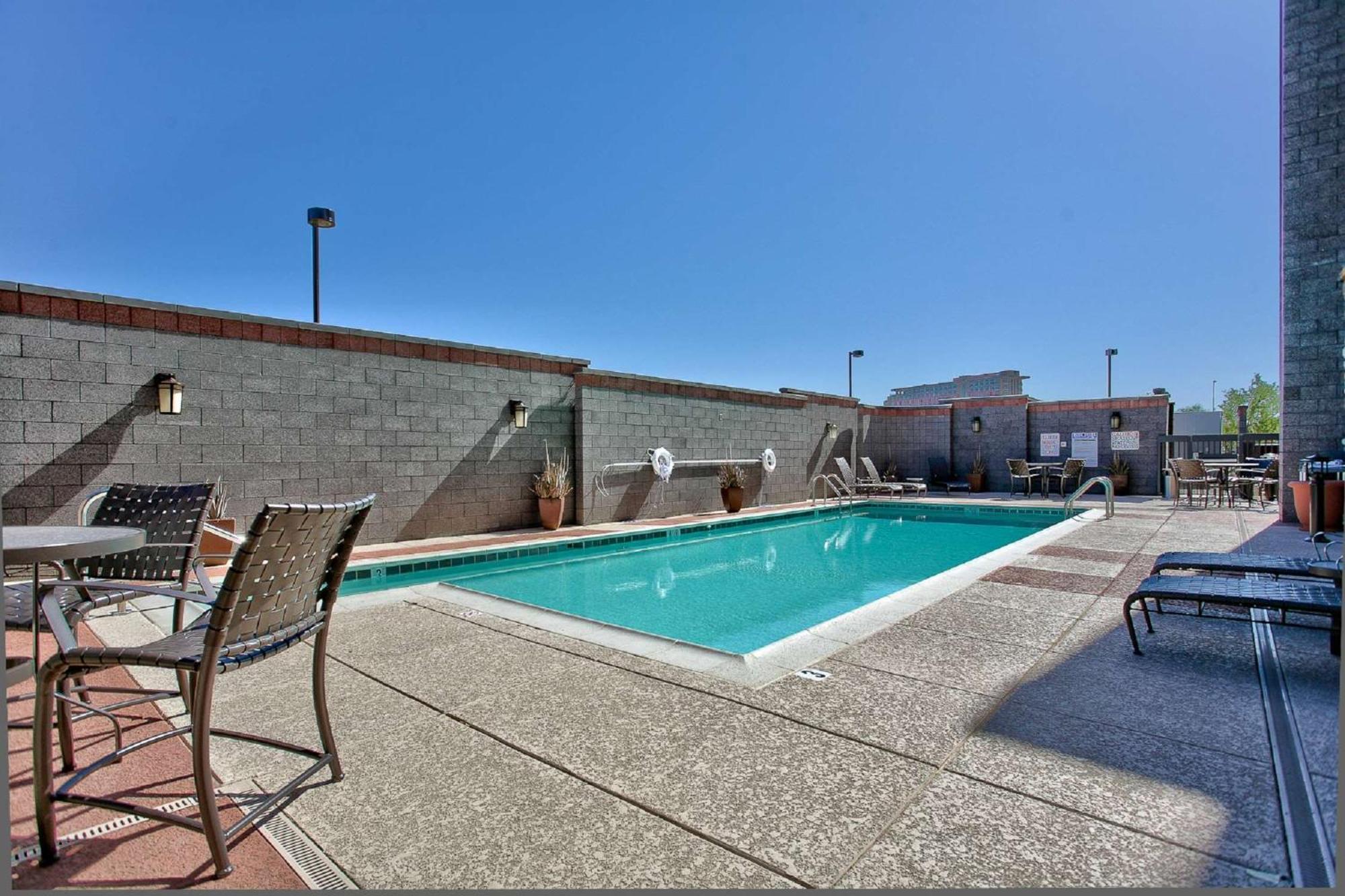 Hampton Inn & Suites Scottsdale At Talking Stick Exterior foto